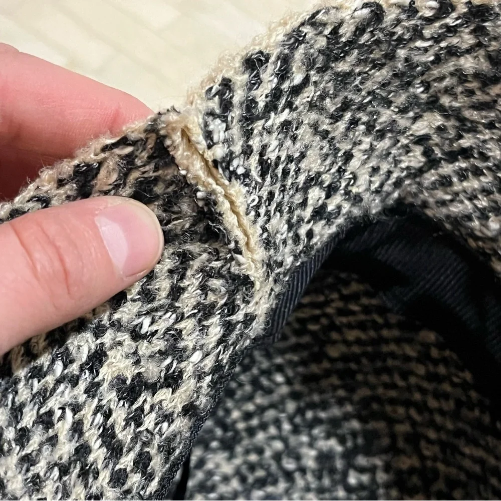 Bouclé Textured Flapper Hat in Black Gray & Beige Gradient